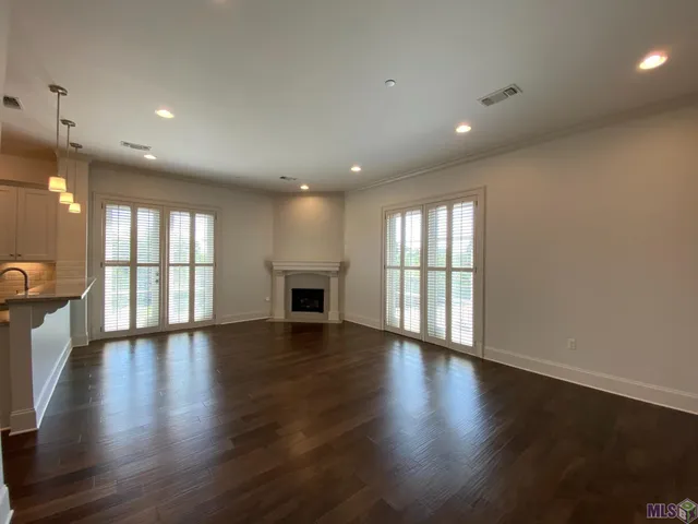$2,200 | 8021 Village Plaza Court, Unit 3D, Baton Rouge, LA 70810