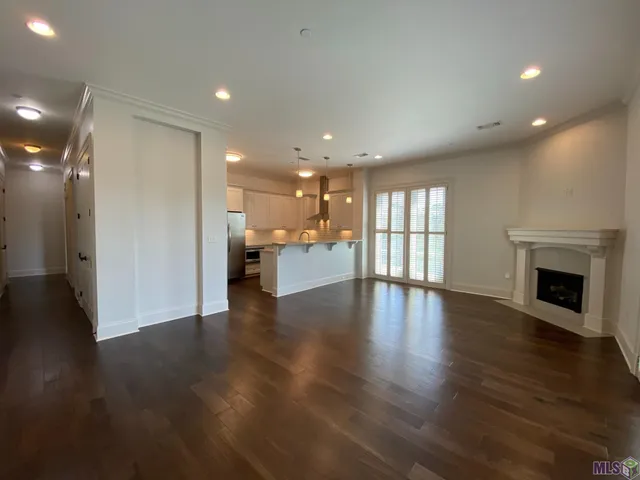 $2,200 | 8021 Village Plaza Court, Unit 3D, Baton Rouge, LA 70810