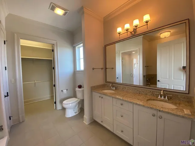 $2,200 | 8021 Village Plaza Court, Unit 3D, Baton Rouge, LA 70810