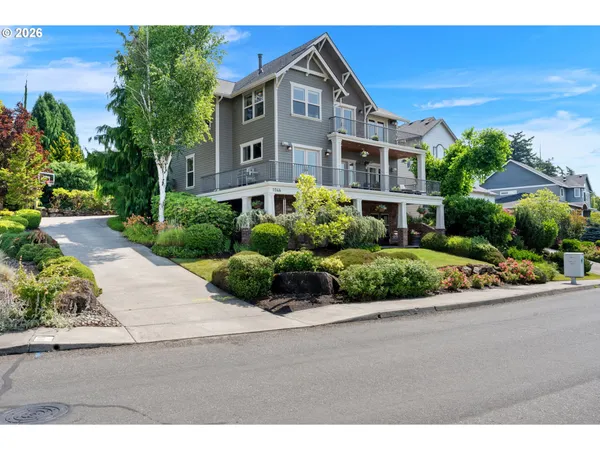 $1,289,900 | 1046 Northwest Deerfern Loop, Camas, WA 98607