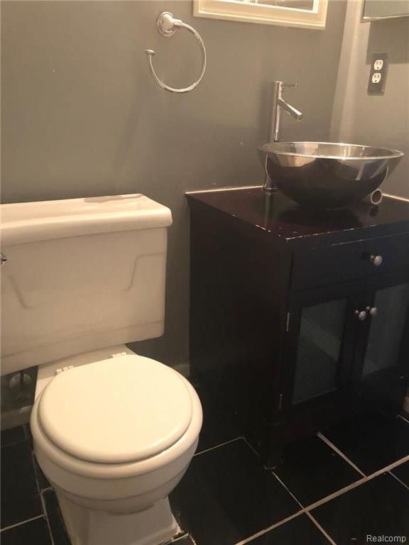 30268 Southfield Road, Unit 230 Southfield, MI 48076 - Photo 10 of 11