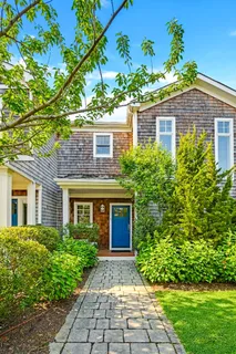 $615,000 | 68 Foster Avenue, Unit 4, Hampton Bays, NY 11946