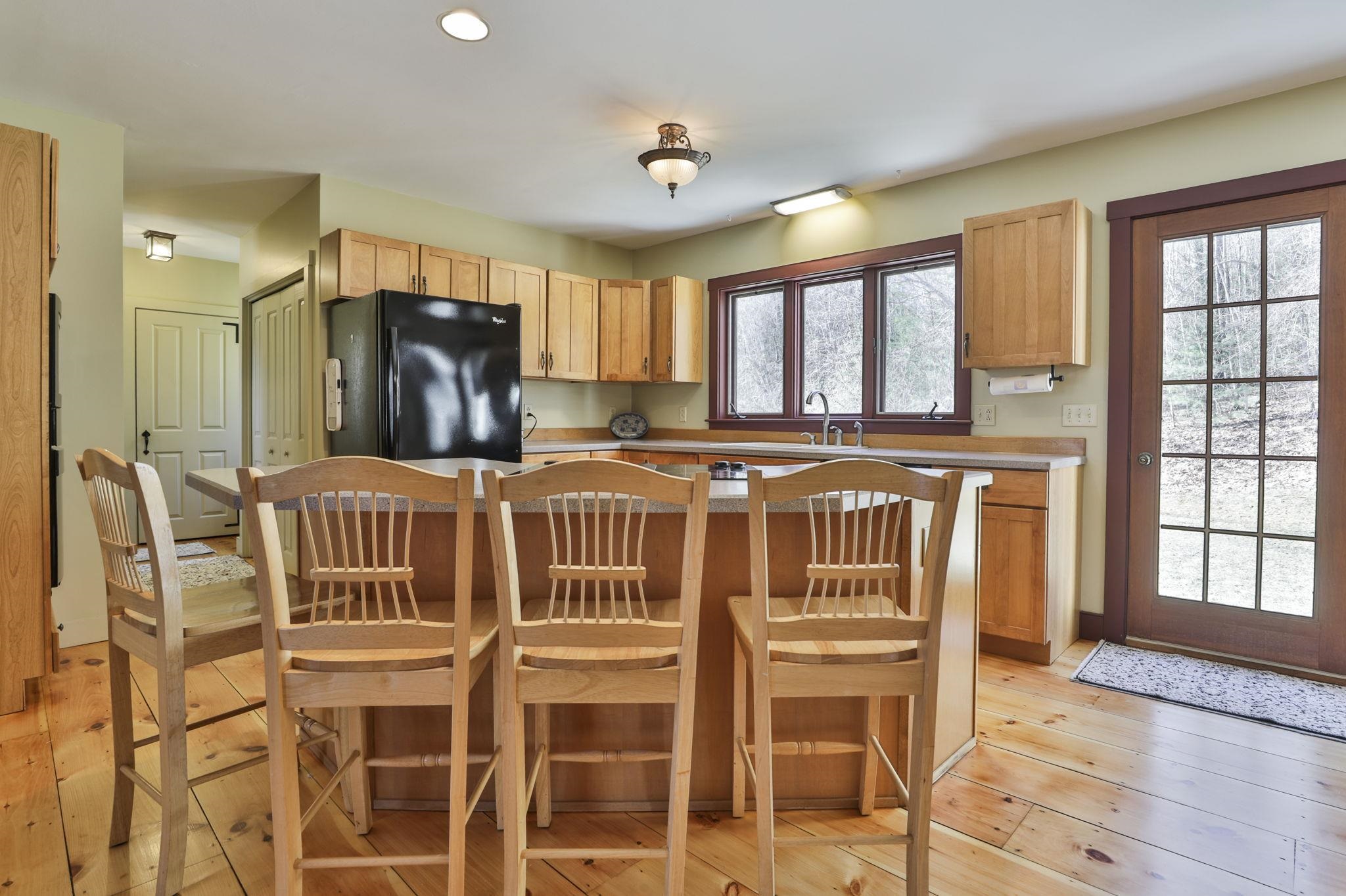 189 Carriage Road New Boston, NH 03070 - Photo 12 of 52