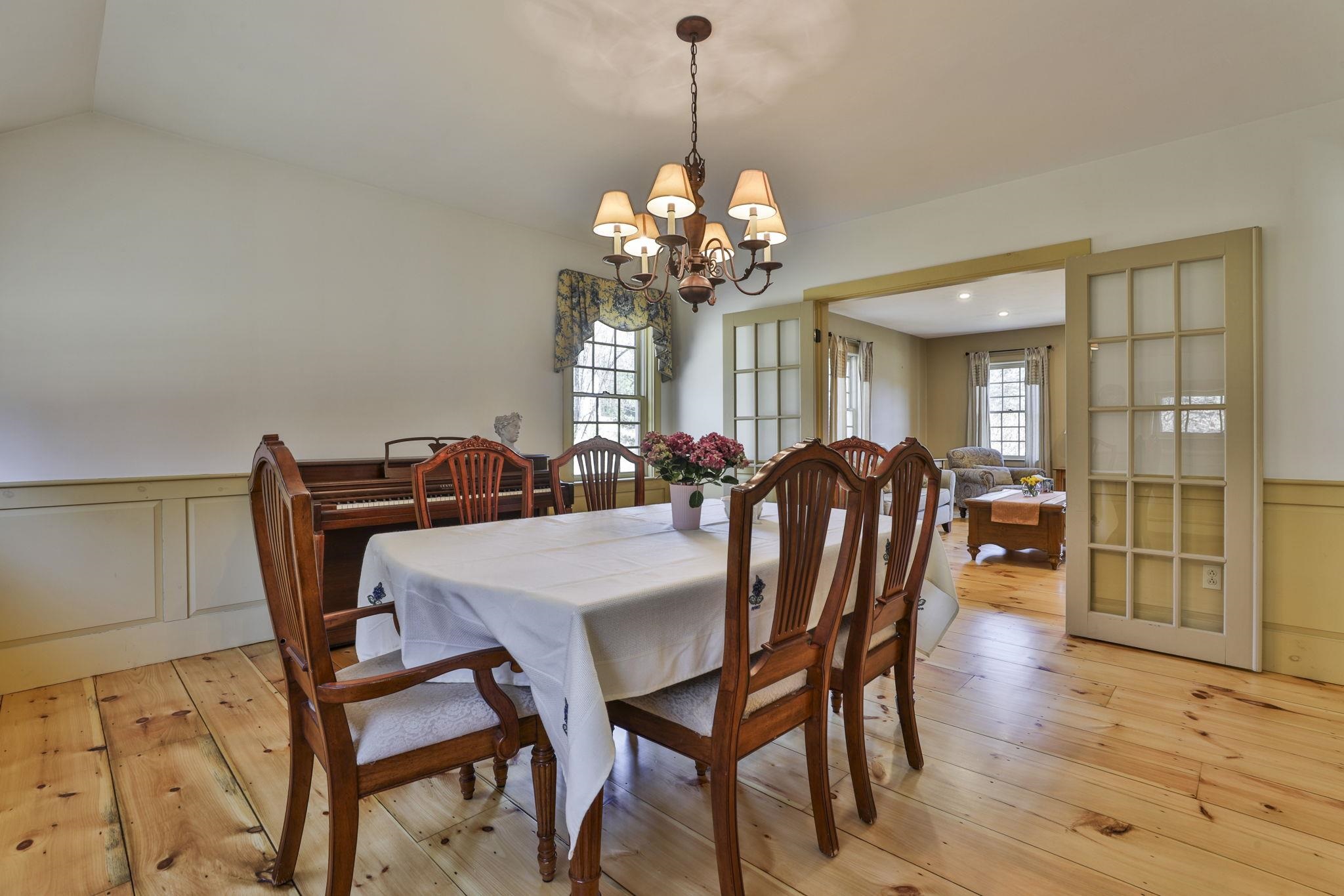 189 Carriage Road New Boston, NH 03070 - Photo 20 of 52