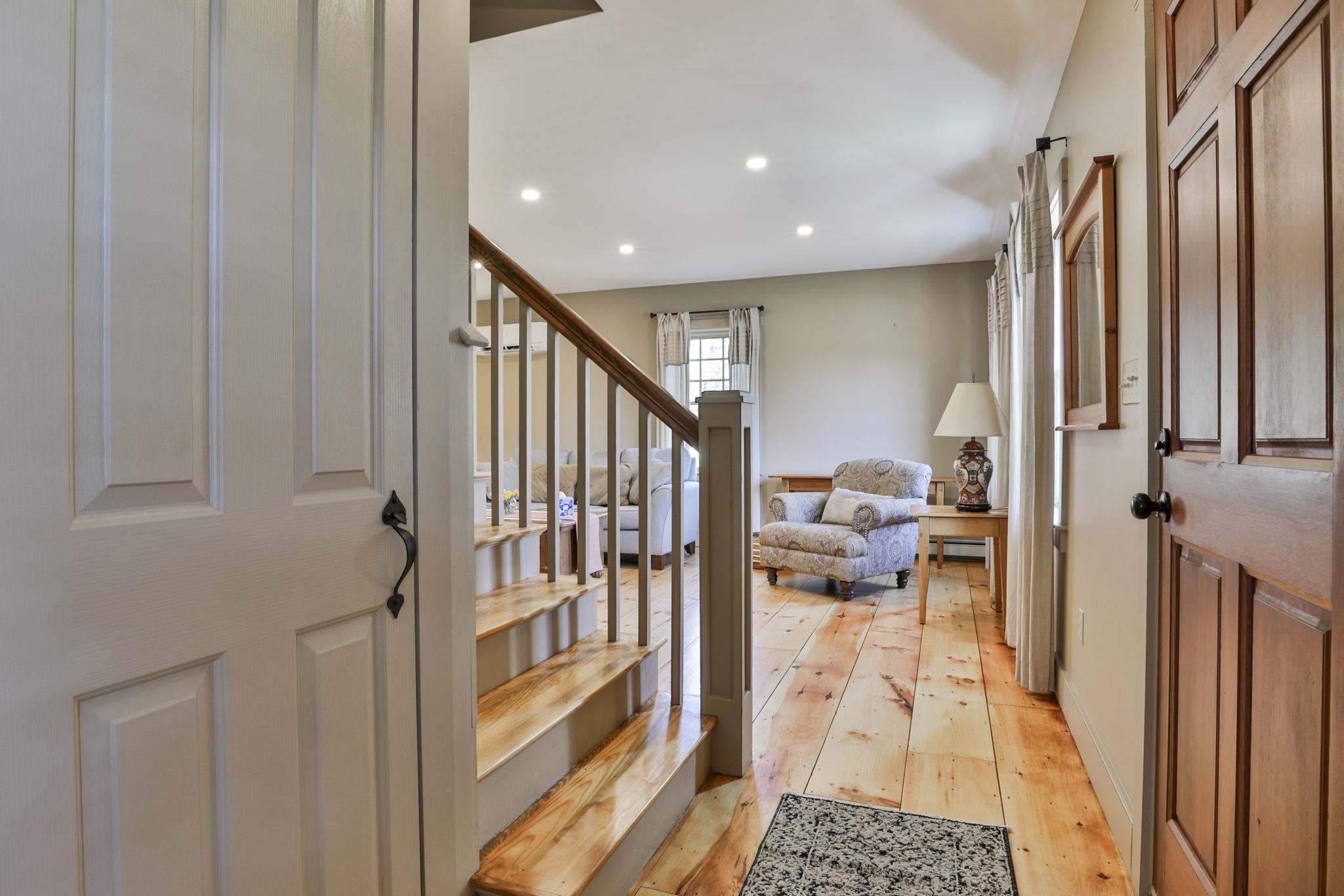 189 Carriage Road New Boston, NH 03070 - Photo 21 of 52