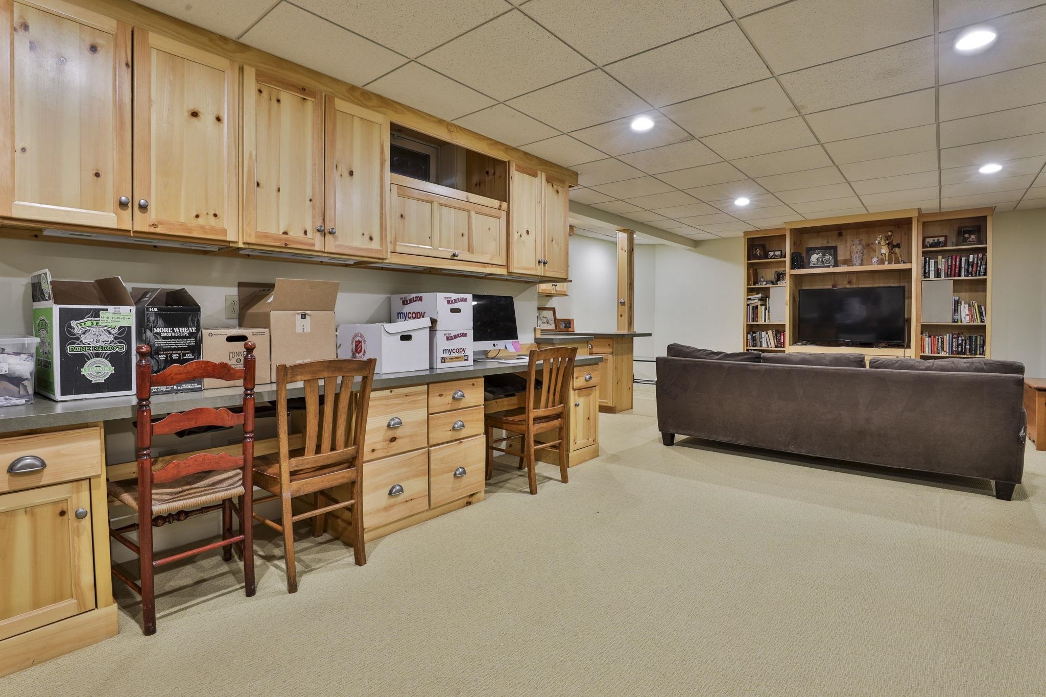 189 Carriage Road New Boston, NH 03070 - Photo 39 of 52