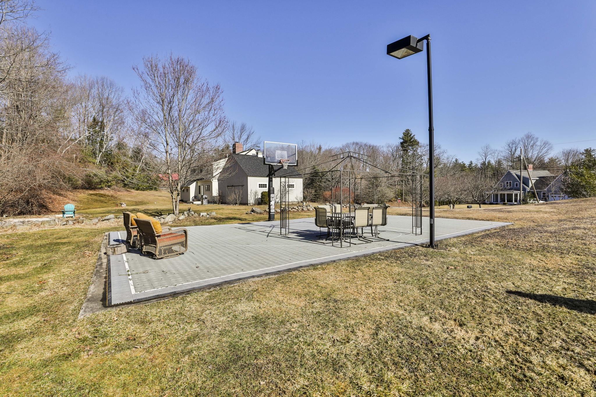 189 Carriage Road New Boston, NH 03070 - Photo 46 of 52