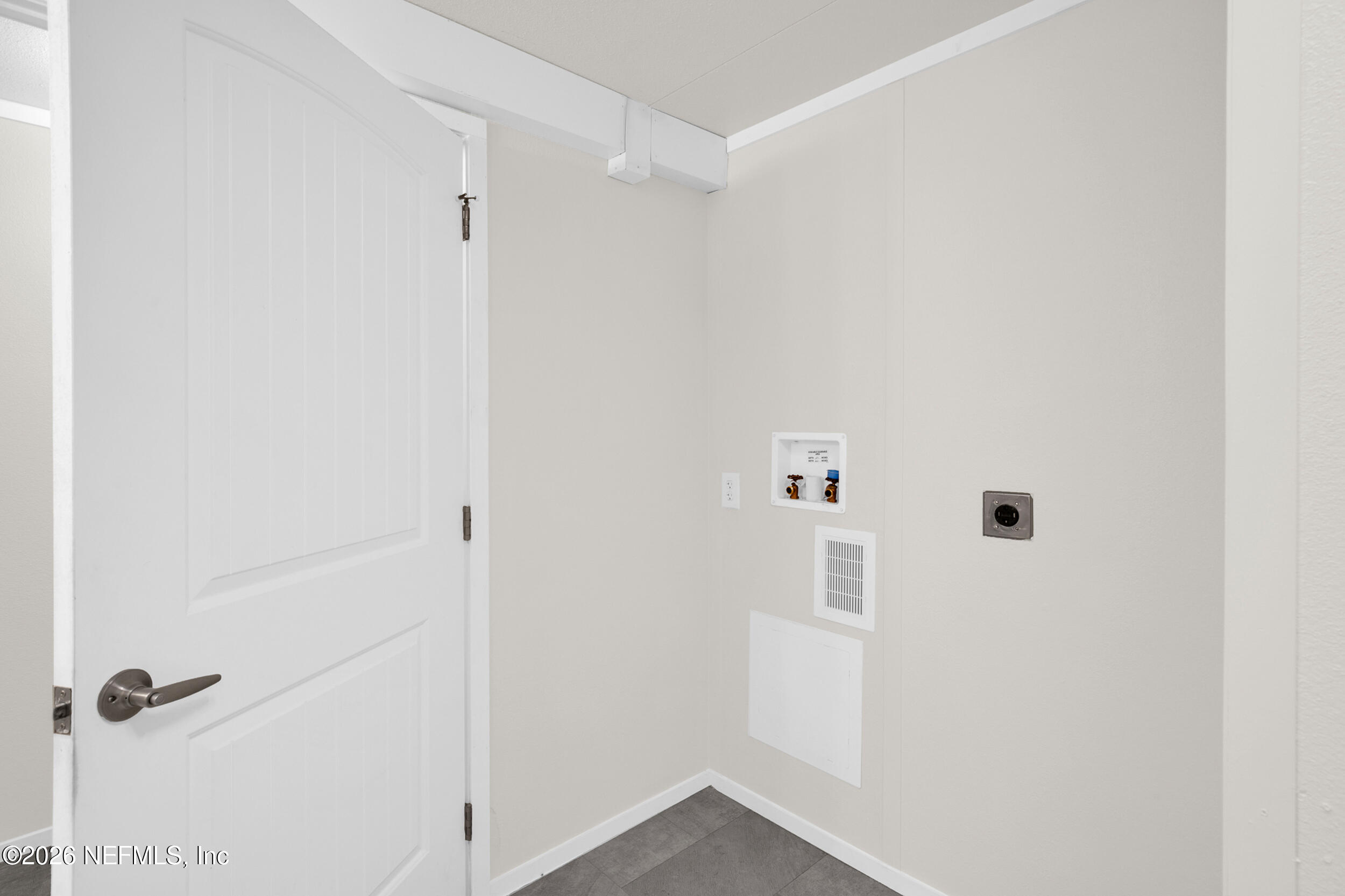 103 Islander Road Satsuma, FL 32189 - Photo 16 of 20 Washer/dryer Hookup
