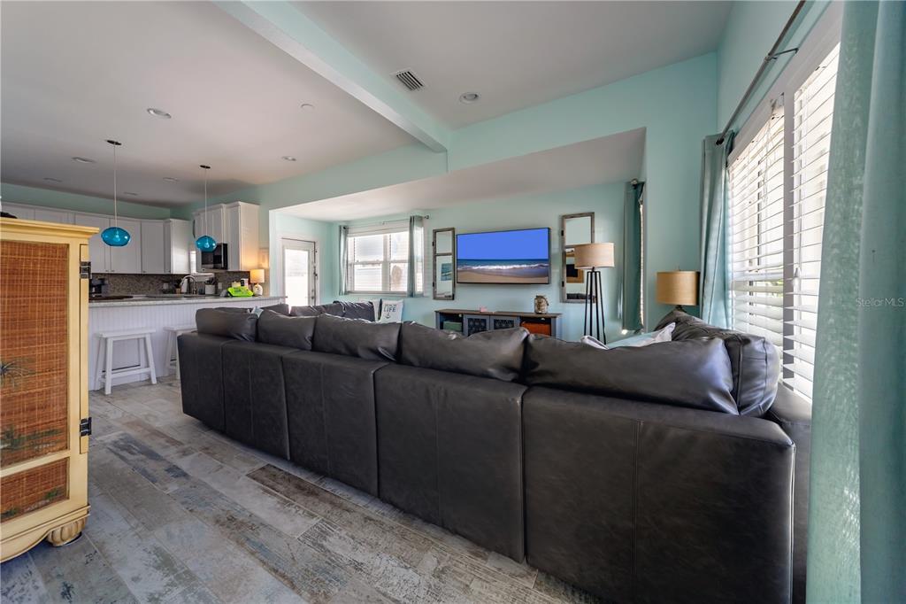 504 Spring Avenue Anna Maria, FL 34216 - Photo 5 of 19