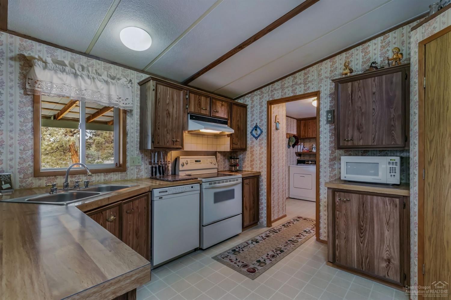 21587 Morrill Road Bend, OR 97701 - Photo 11 of 25 Additional Photo