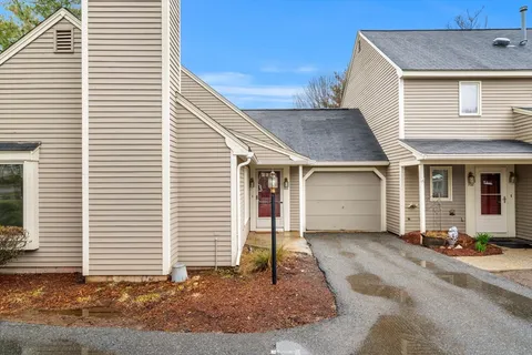 $460,000 | 101 Brickett Hill Circle, Unit 101, Haverhill, MA 01830