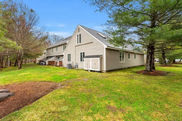 $460,000 | 101 Brickett Hill Circle, Unit 101, Haverhill, MA 01830