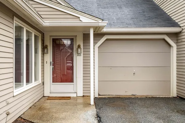 $460,000 | 101 Brickett Hill Circle, Unit 101, Haverhill, MA 01830