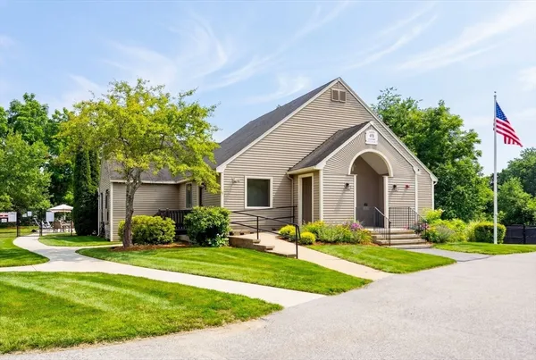 $460,000 | 101 Brickett Hill Circle, Unit 101, Haverhill, MA 01830