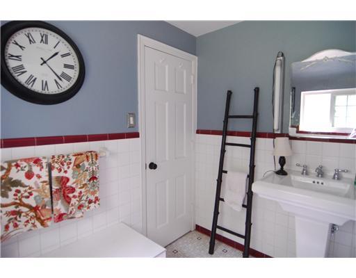 315 Beadling Rd. Mt. Lebanon, PA 15228 - Photo 14 of 18 Full Bath.