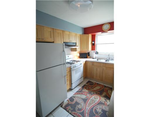 315 Beadling Rd. Mt. Lebanon, PA 15228 - Photo 8 of 18 Kitchen.
