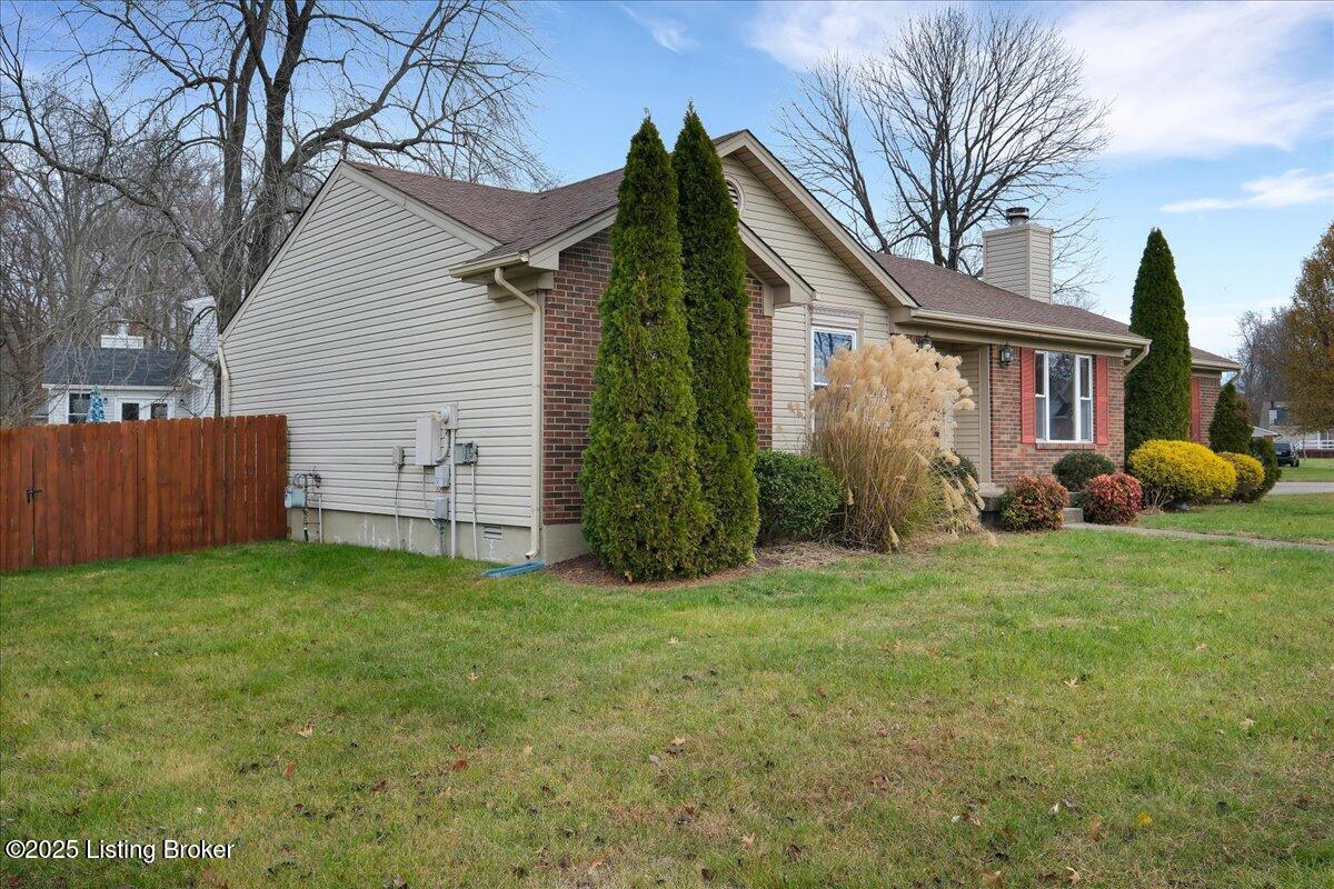 8319 Silver Fox Road Louisville, KY 40291 - Photo 3 of 34 03-8319 Silver Fox Rd-103