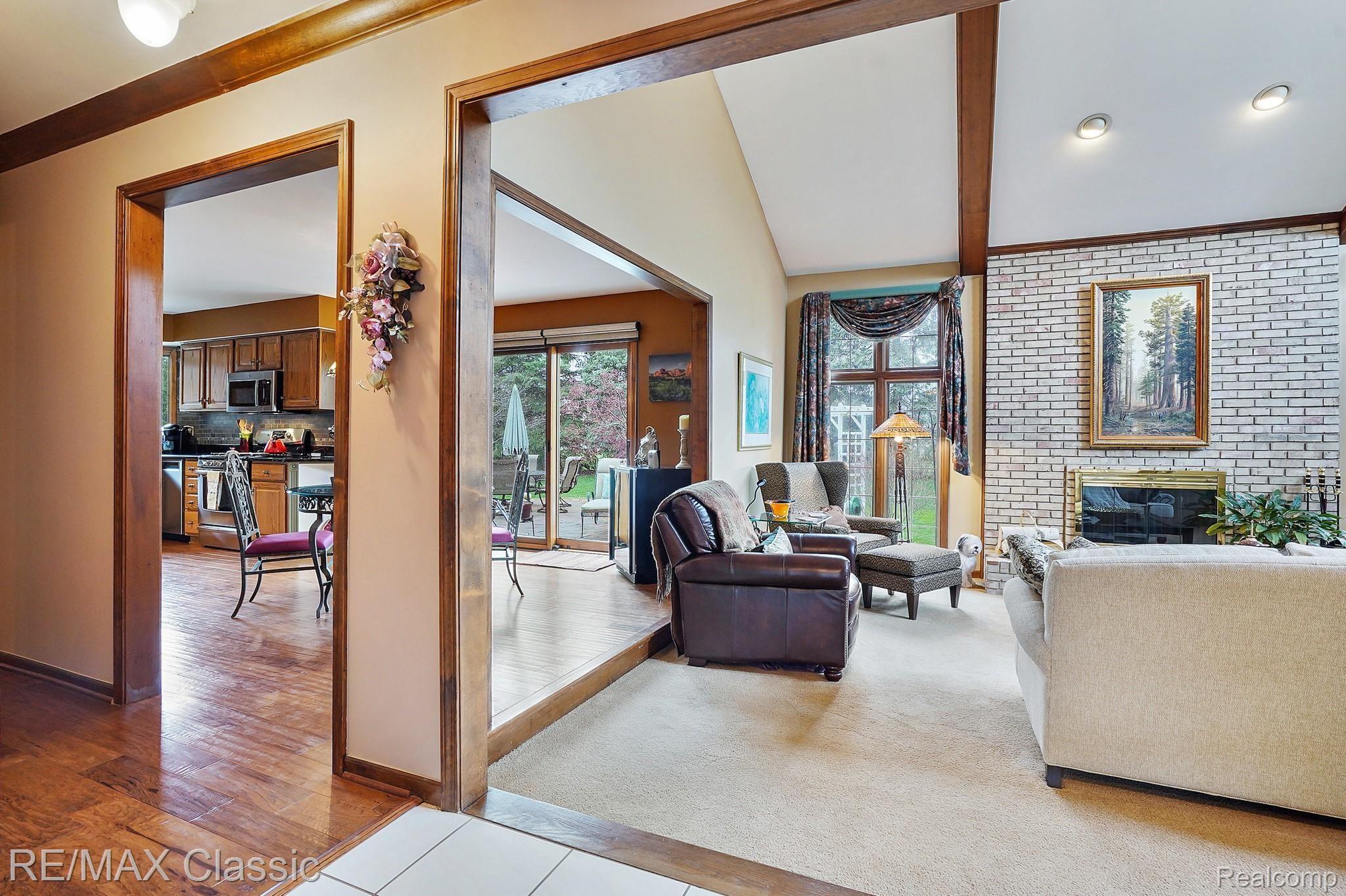 18991 Van Road Livonia, MI 48152 - Photo 16 of 47 Spacious Two Story Entry Way - Opens to Most Rooms on the Main Level