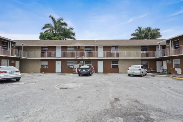 $1,350,000 | 241 Northwest 11th Street, Unit 13, Belle Glade, FL 33430