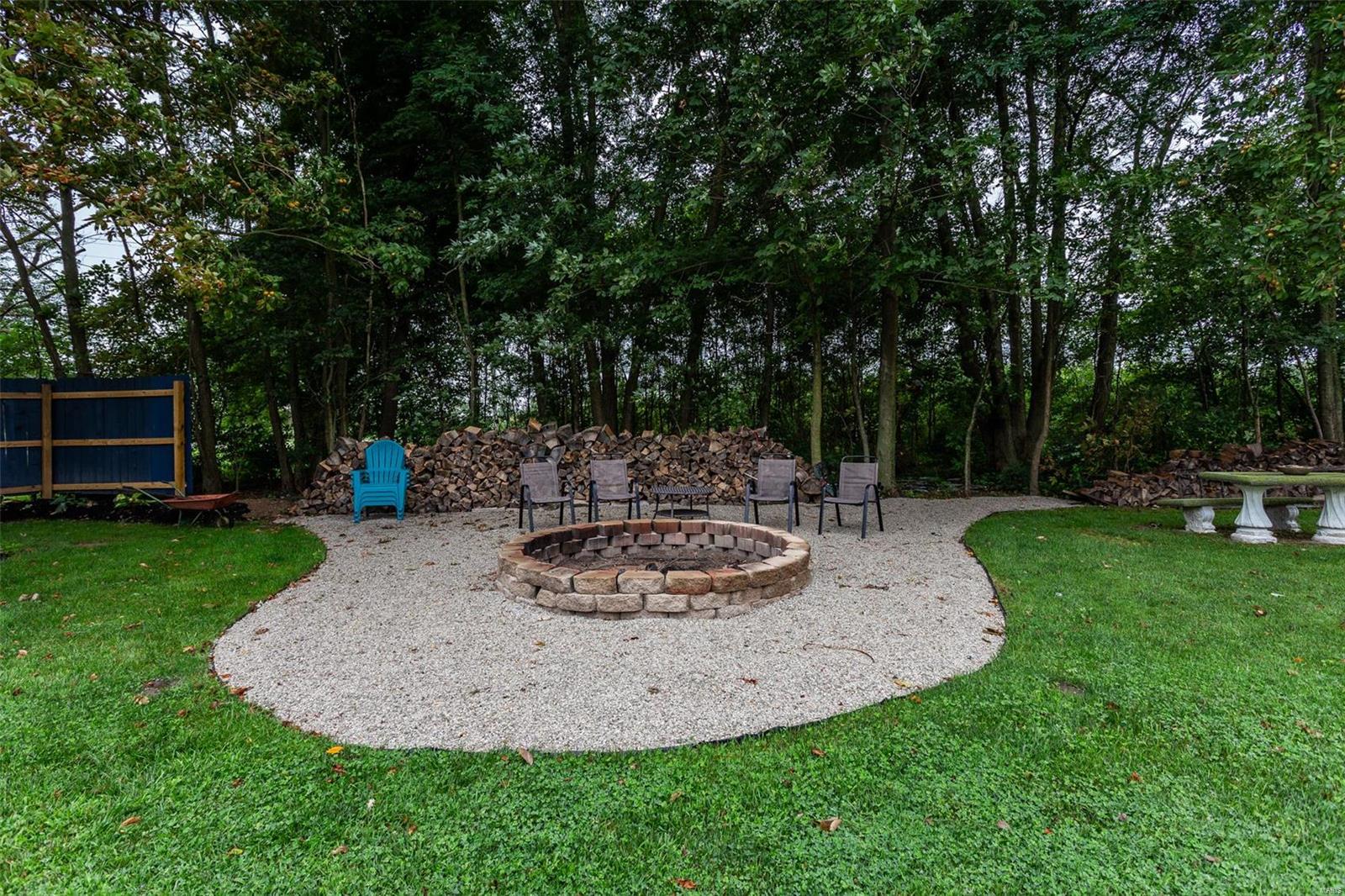 3992 Fosterburg Road Alton, IL 62002 - Photo 37 of 51