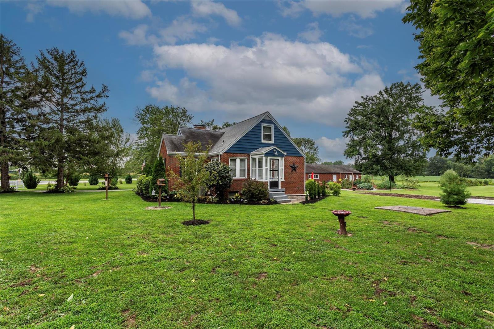 3992 Fosterburg Road Alton, IL 62002 - Photo 7 of 51