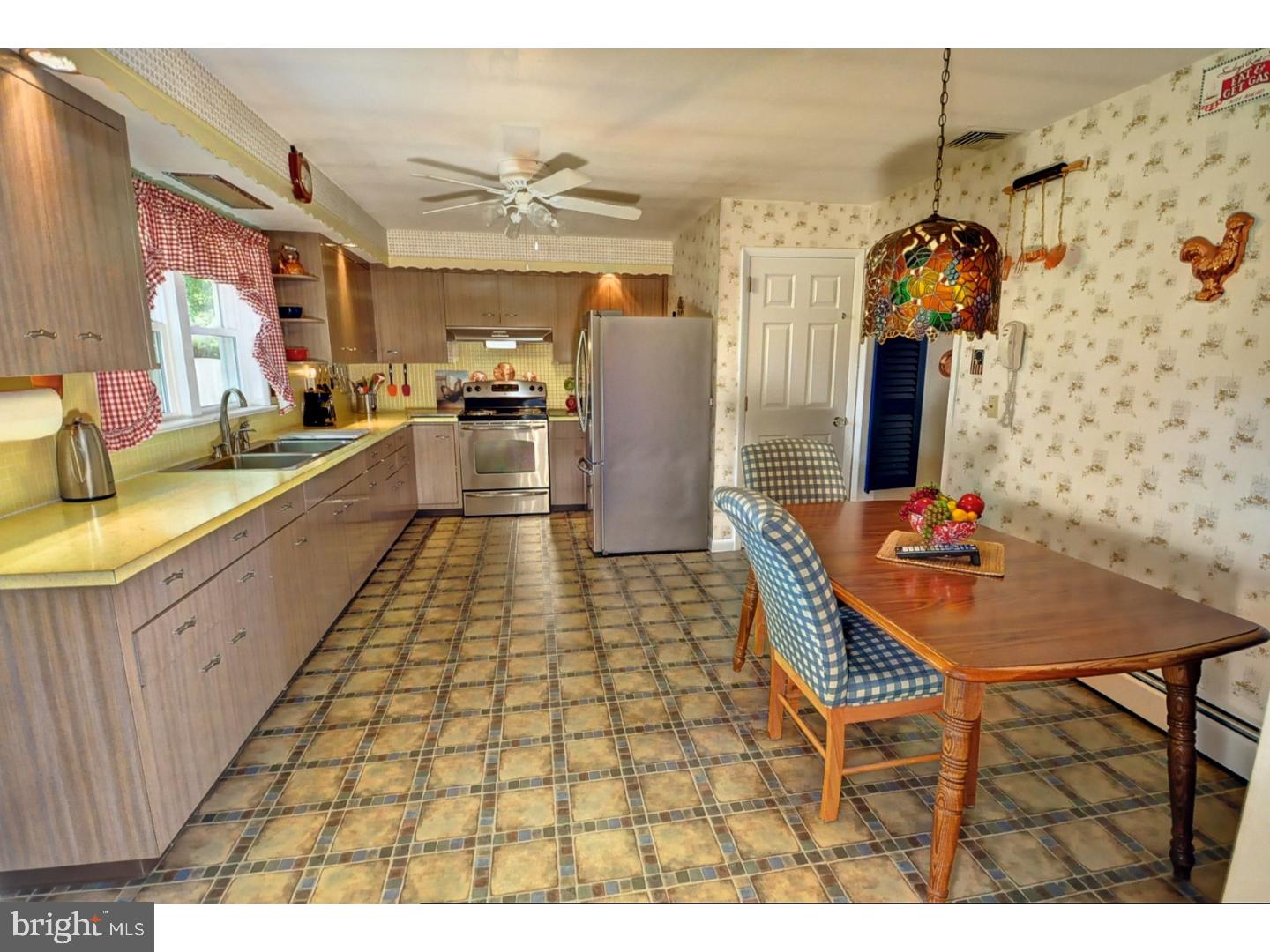 323 Ruth Road Harleysville, PA 19438 - Photo 11 of 25 Kitchen