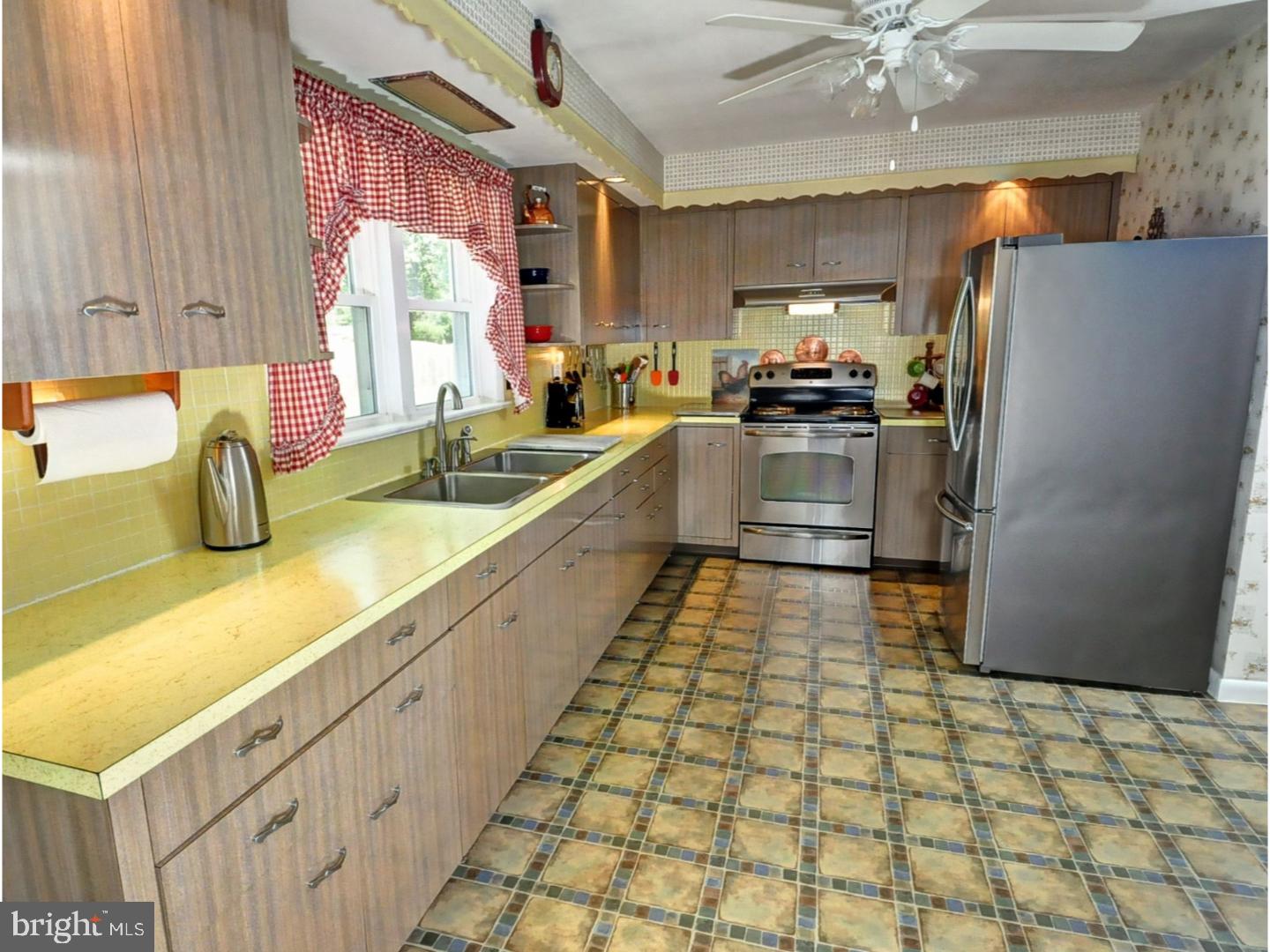 323 Ruth Road Harleysville, PA 19438 - Photo 12 of 25 Kitchen