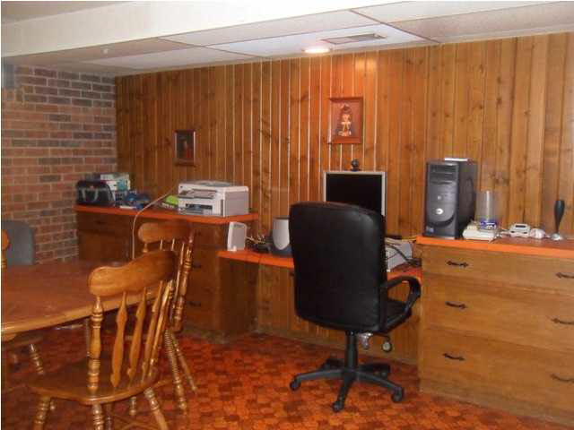 24 Sugarland Road Washington, IN 47501 - Photo 11 of 16 Gallery Image 11