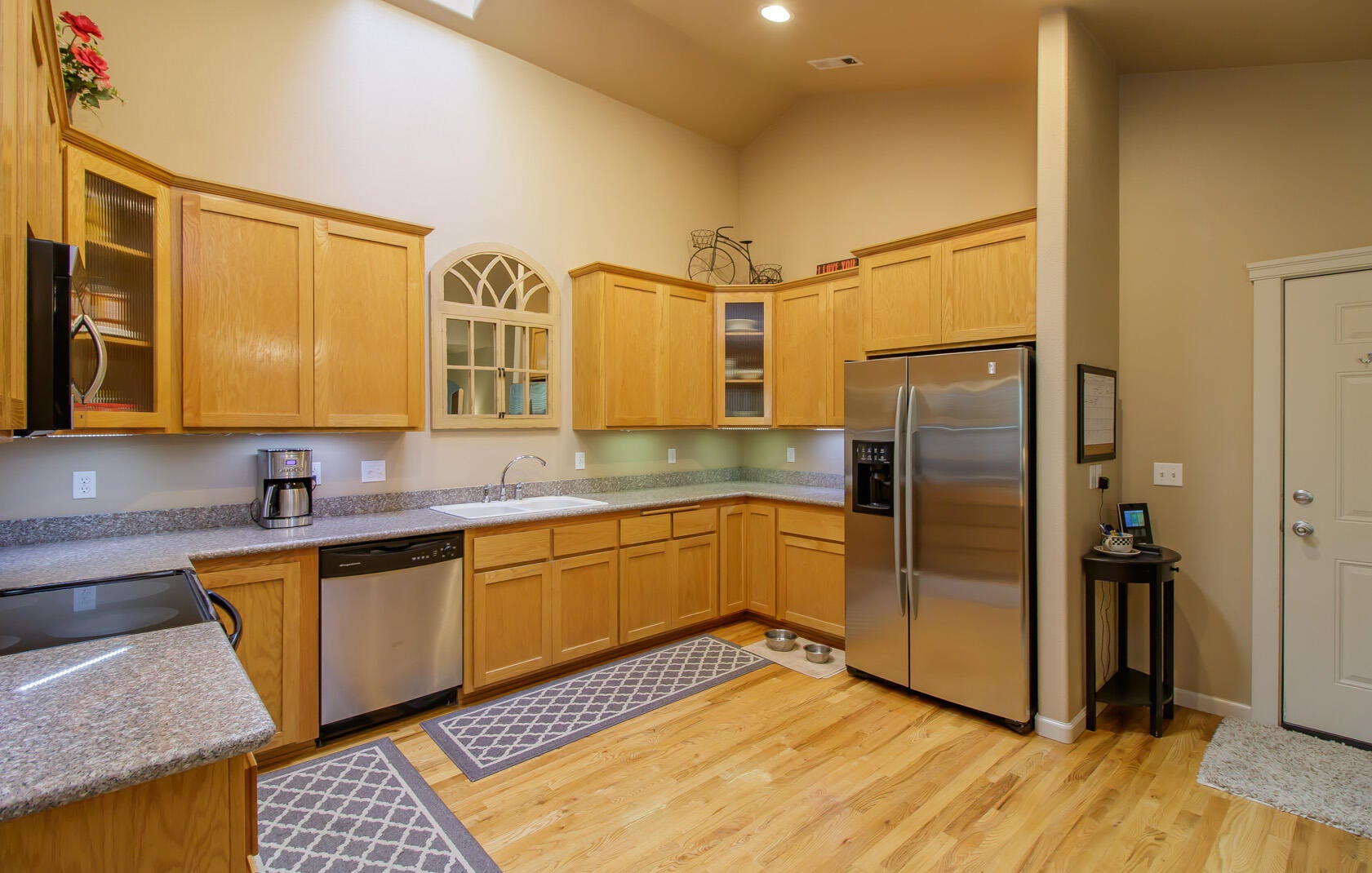 1955 Rabun Way Central Point, OR 97502 - Photo 8 of 33 Kitchen