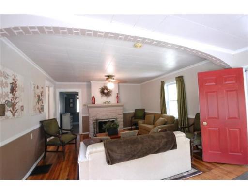187 Ohiopyle Road Ohiopyle, PA 15470 - Photo 2 of 13 Living Room.