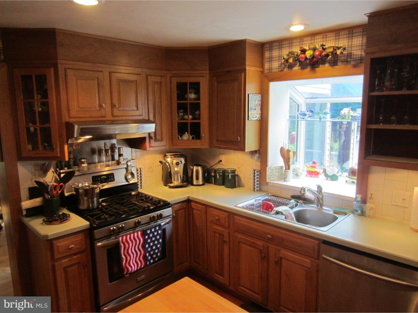 936 West Thatcher Road Quakertown, PA 18951 - Photo 13 of 24 Kitchen