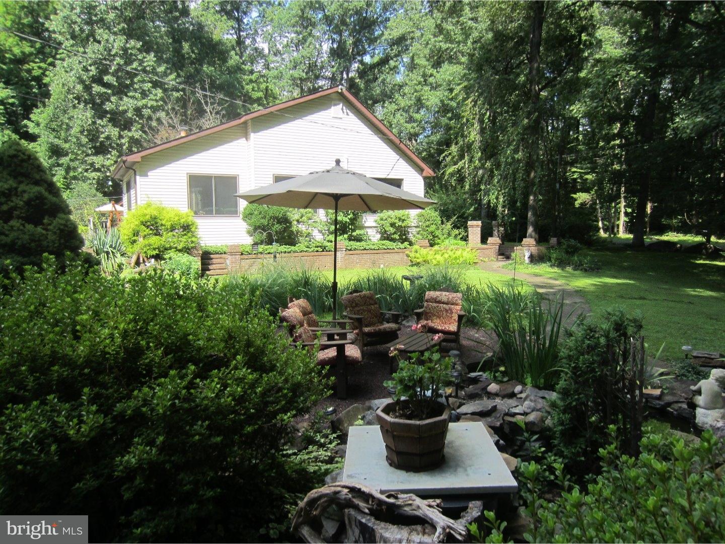 936 West Thatcher Road Quakertown, PA 18951 - Photo 4 of 24 Garden
