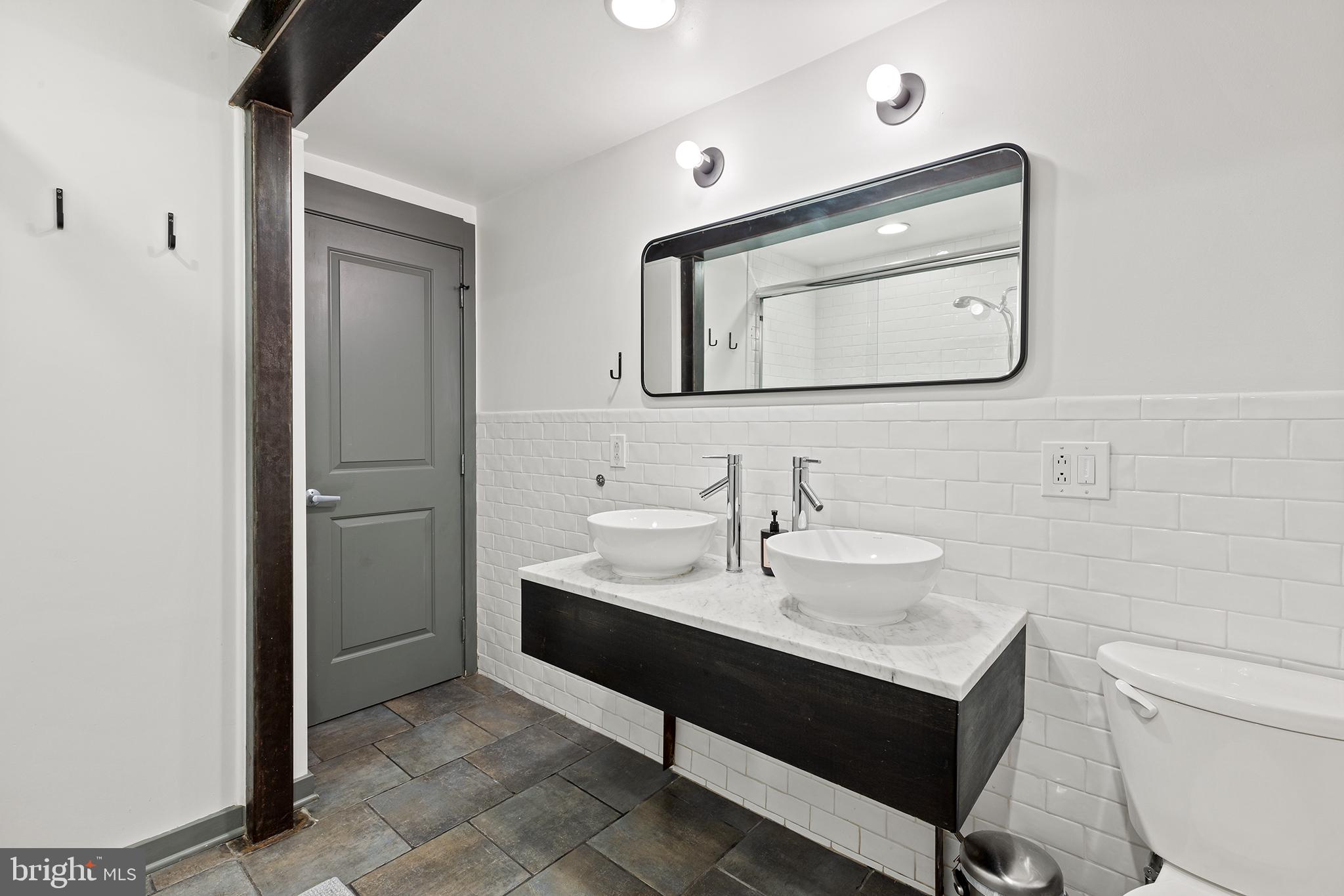 617 Reed Street, Unit 100 Philadelphia, PA 19147 - Photo 13 of 24