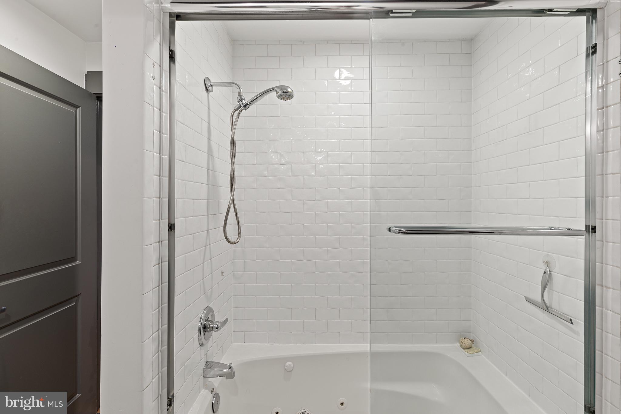 617 Reed Street, Unit 100 Philadelphia, PA 19147 - Photo 14 of 24