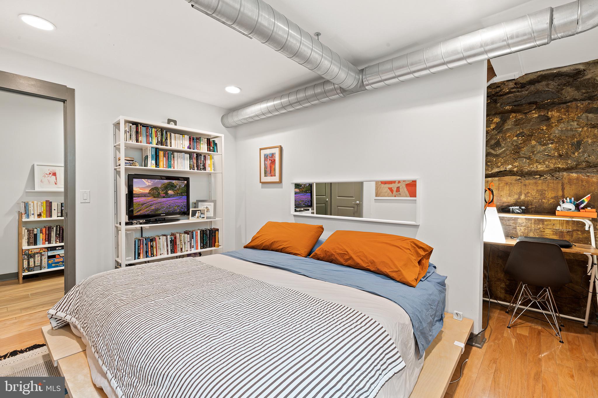 617 Reed Street, Unit 100 Philadelphia, PA 19147 - Photo 17 of 24