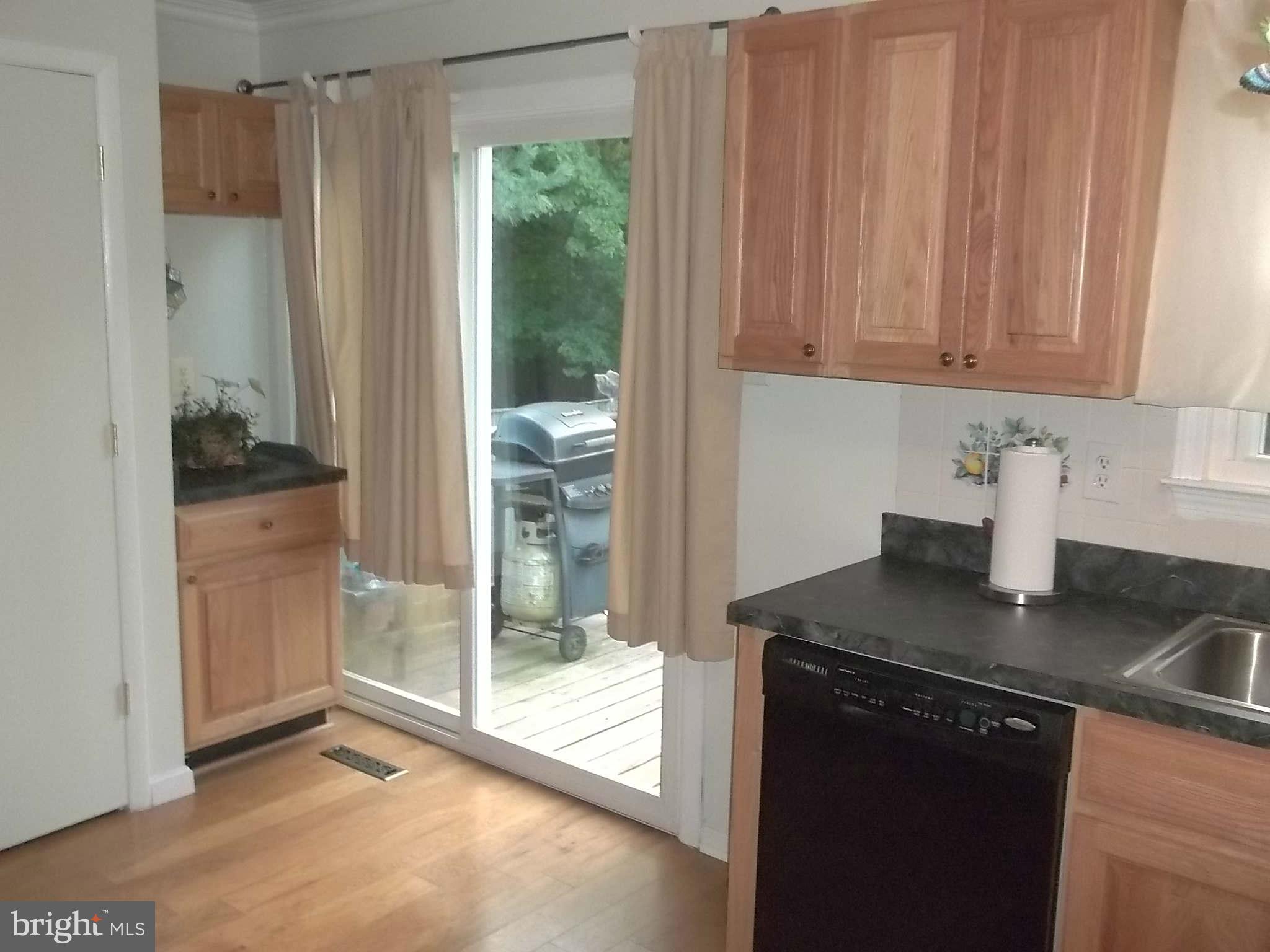 4 West Road Mount Airy, MD 21771 - Photo 8 of 26 Kitchen w/SGD to Deck