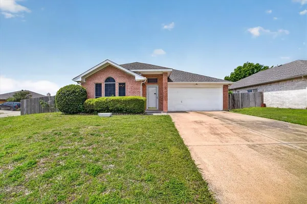 $315,000 | 1201 Rye Glen Drive, Midlothian, TX 76065