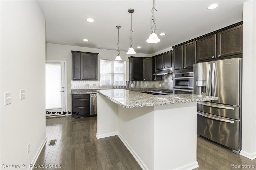 855 Barclay Circle Rochester Hills, MI 48307 - Photo 9 of 30