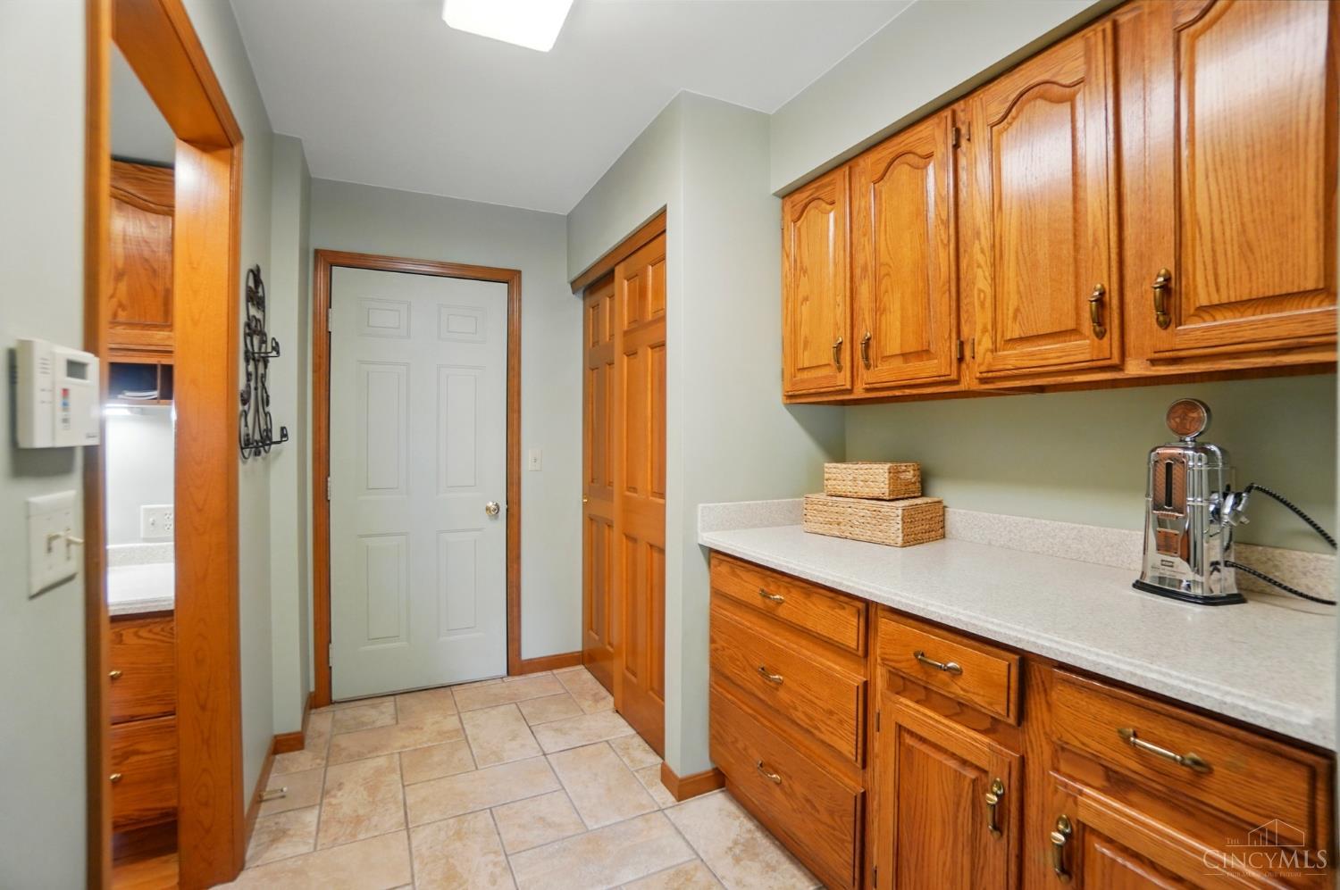 8610 Wuest Road Cincinnati, OH 45251 - Photo 20 of 61 Gallery Image 20