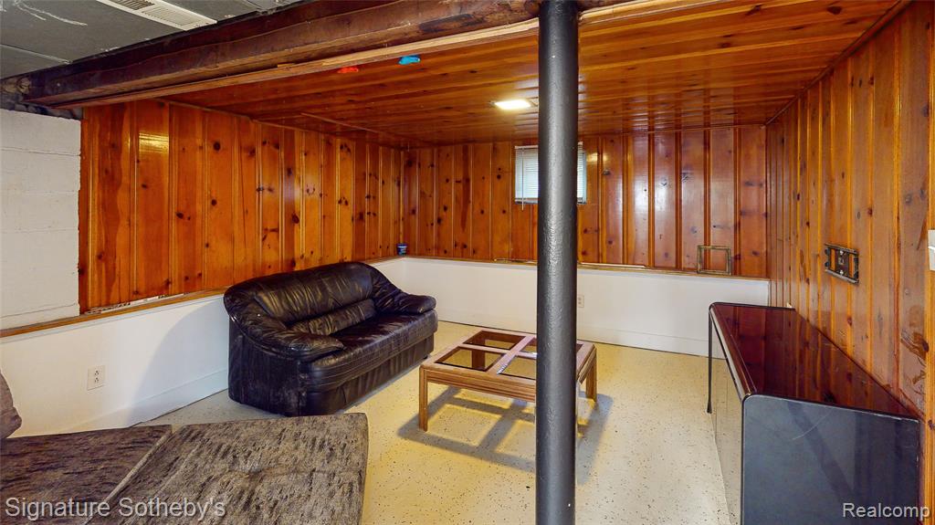 2002 Ridgemont Road Grosse Pointe, MI 48236 - Photo 29 of 37
