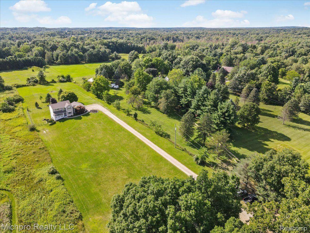 672 South Hurd Road Oxford, MI 48371 - Photo 5 of 51 Gallery Image 5