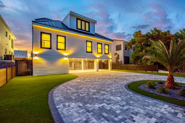 $4,200,000 | 3 Evergreen Avenue, Key Haven, FL 33040