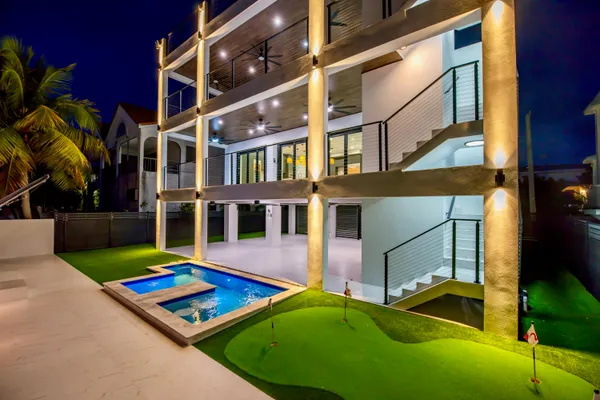 $4,200,000 | 3 Evergreen Avenue, Key Haven, FL 33040