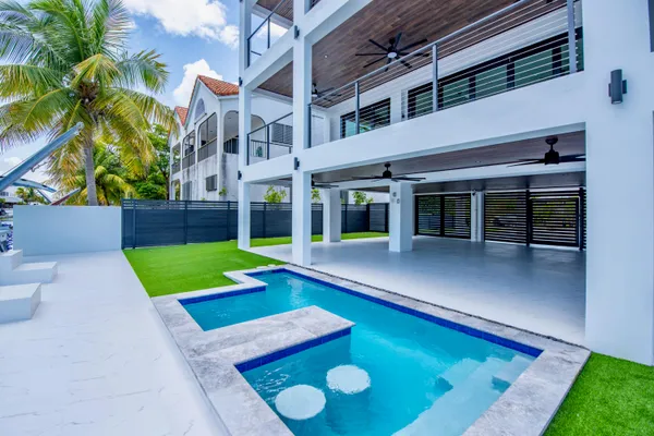 $4,200,000 | 3 Evergreen Avenue, Key Haven, FL 33040