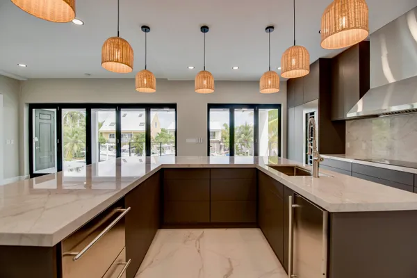 $4,200,000 | 3 Evergreen Avenue, Key Haven, FL 33040