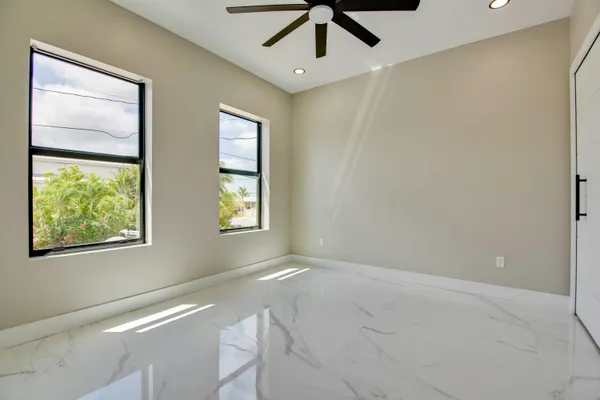 $4,200,000 | 3 Evergreen Avenue, Key Haven, FL 33040