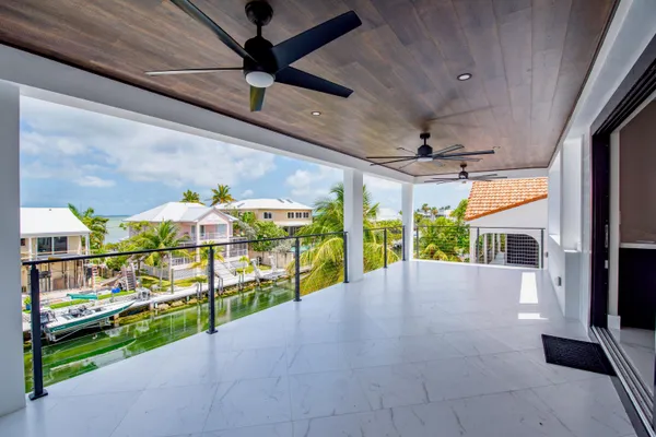 $4,200,000 | 3 Evergreen Avenue, Key Haven, FL 33040