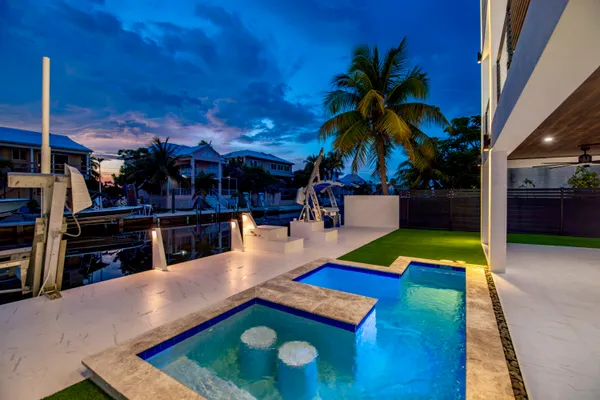 $4,200,000 | 3 Evergreen Avenue, Key Haven, FL 33040