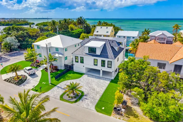 $4,200,000 | 3 Evergreen Avenue, Key Haven, FL 33040