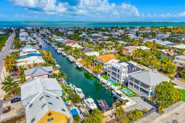 $4,200,000 | 3 Evergreen Avenue, Key Haven, FL 33040
